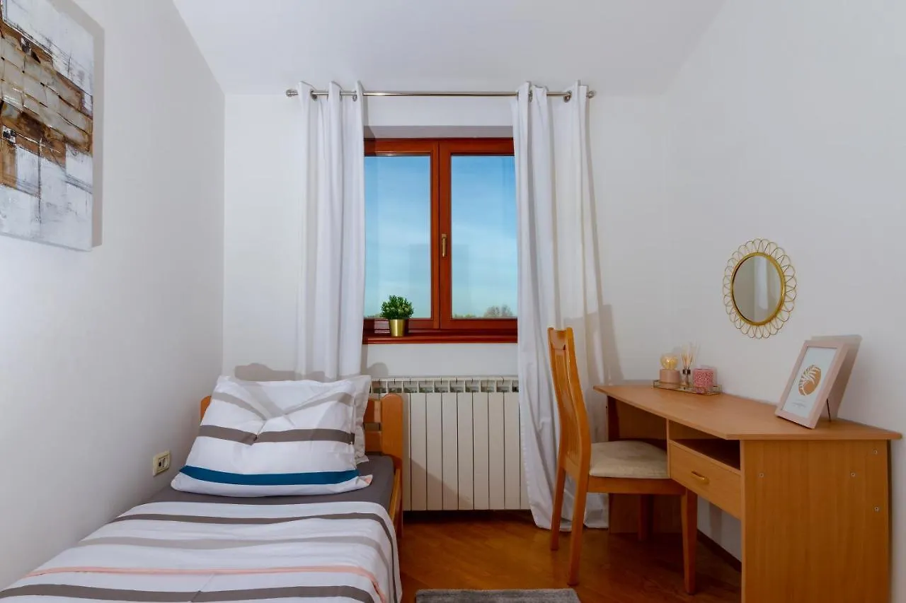 Apartment Mirjan Pula
